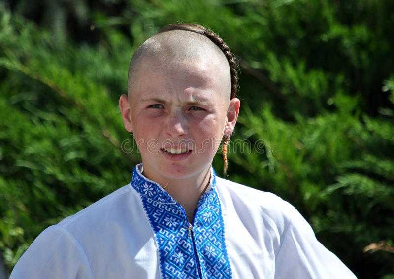 Зачем казаки носили чубы и серьги
